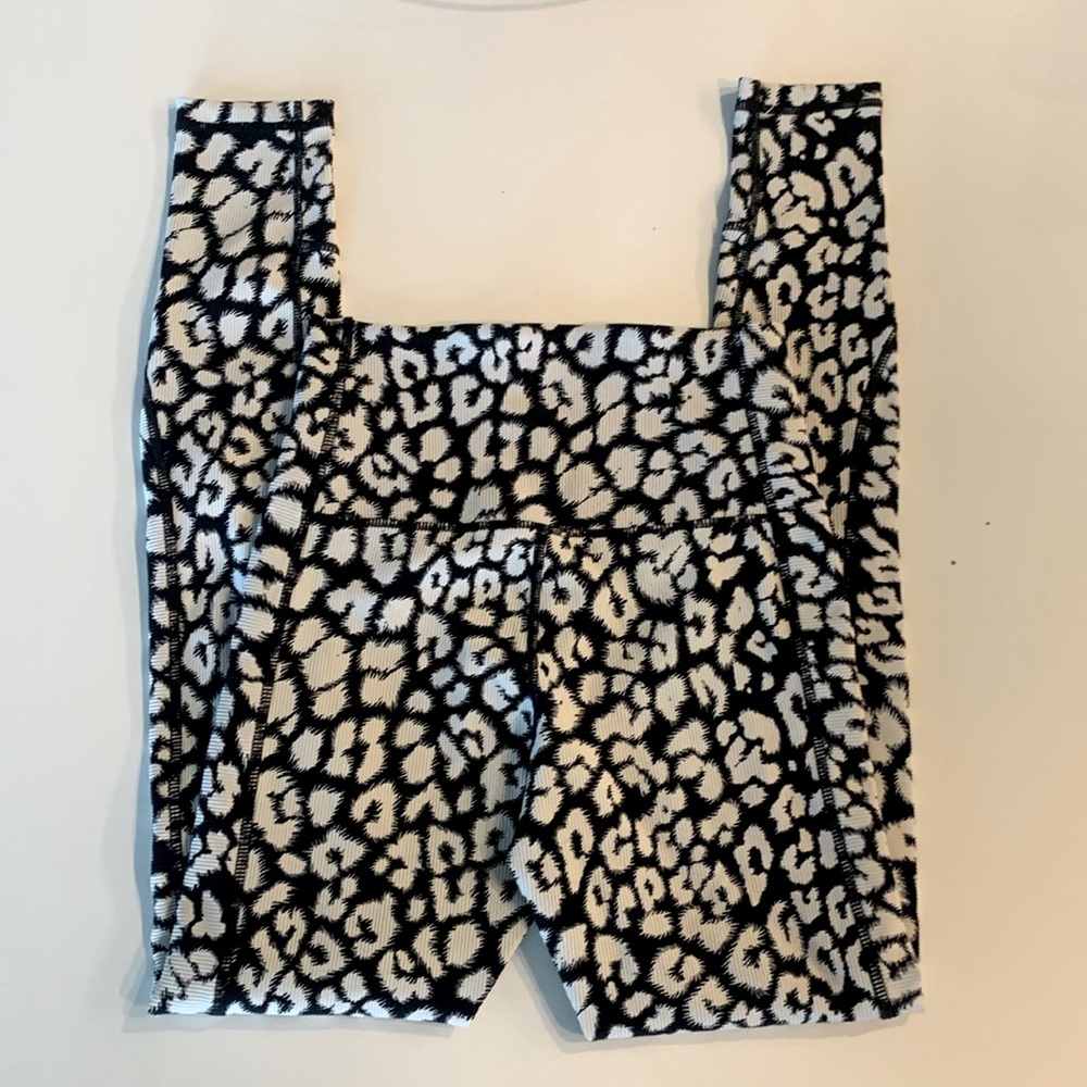 Glyder Directional ribbed leggings-black and cream-size xs - Picture 6 of 10